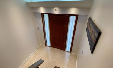 VENTA CASA 5 AMBIENTES EN PARQUE CISNEROS