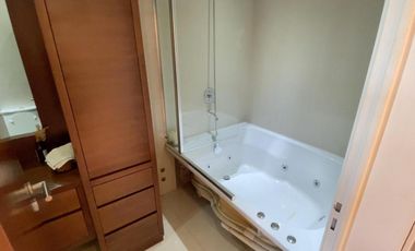 VENTA CASA 5 AMBIENTES EN PARQUE CISNEROS