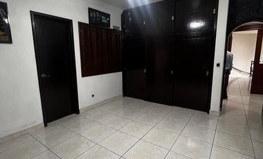 Casa en Renta en Contry Sol, Guadalupe