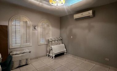 Casa en Renta en Contry Sol, Guadalupe