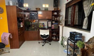 Casa en  venta con 3 viviendas de 4amb y 2amb, jardín y cochera - Wilde