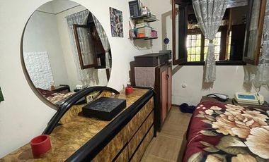 Casa en  venta con 3 viviendas de 4amb y 2amb, jardín y cochera - Wilde