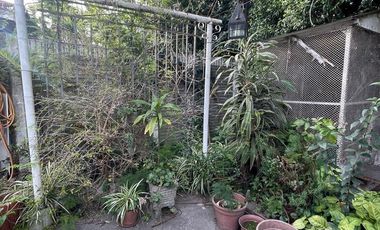 Casa en  venta con 3 viviendas de 4amb y 2amb, jardín y cochera - Wilde