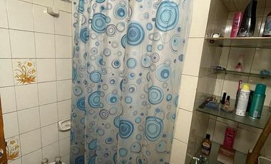 Casa en  venta con 3 viviendas de 4amb y 2amb, jardín y cochera - Wilde