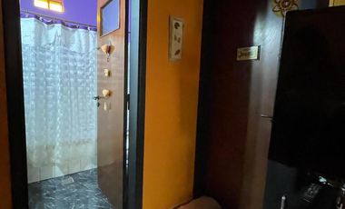 Casa en  venta con 3 viviendas de 4amb y 2amb, jardín y cochera - Wilde