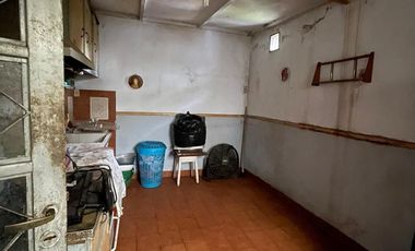Casa en  venta con 3 viviendas de 4amb y 2amb, jardín y cochera - Wilde