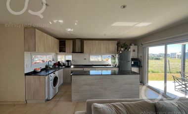 Venta Casa San Sebastián Área 13