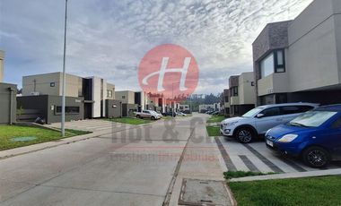 Casa en Venta en Condominio