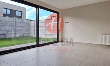 Casa en Venta en Condominio