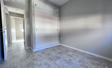 Venta de Departamento 4 ambientes con espacio guardacoche en Sarandi (32013)