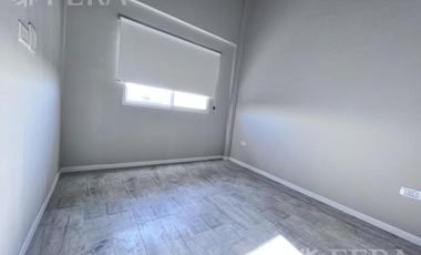 Venta de Departamento 4 ambientes con espacio guardacoche en Sarandi (32013)