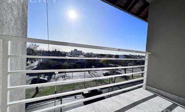 Venta de Departamento 4 ambientes con espacio guardacoche en Sarandi (32013)