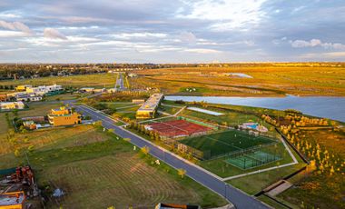 Casa cuatro dormitorios Country Vida Funes