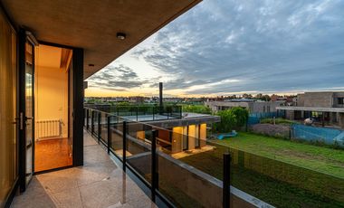 Casa cuatro dormitorios Country Vida Funes