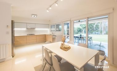 Venta / permuta | Casa 3 dormitorios en Funes Hills Miraflores | Barrio privado