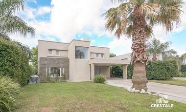 Venta / permuta | Casa 3 dormitorios en Funes Hills Miraflores | Barrio privado