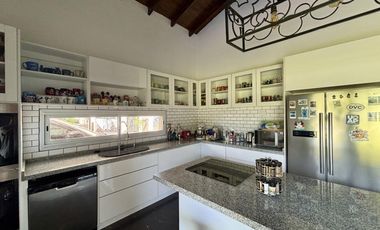 VENTA CASA SAN SEBASTIAN AREA 2 - 4 AMBIENTES