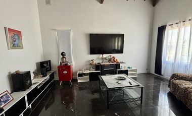 VENTA CASA SAN SEBASTIAN AREA 2 - 4 AMBIENTES