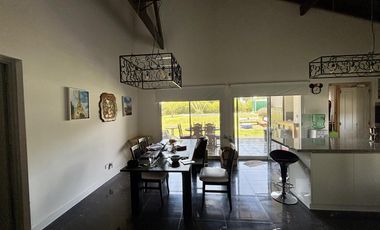 VENTA CASA SAN SEBASTIAN AREA 2 - 4 AMBIENTES