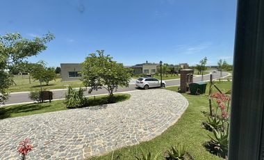 VENTA CASA SAN SEBASTIAN AREA 2 - 4 AMBIENTES