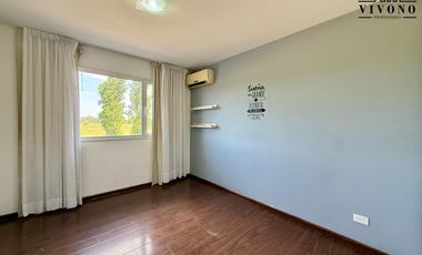 Casa de 5 ambietnes en Venta en Haras Santa María Escobar Barrio El Remanso