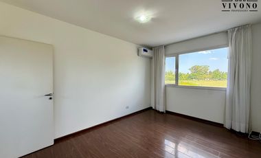 Casa de 5 ambietnes en Venta en Haras Santa María Escobar Barrio El Remanso