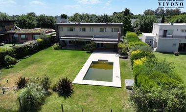 Casa de 5 ambietnes en Venta en Haras Santa María Escobar Barrio El Remanso