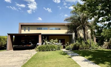 Casa de 5 ambietnes en Venta en Haras Santa María Escobar Barrio El Remanso