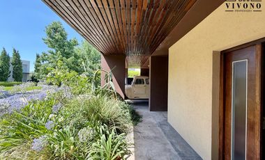 Casa de 5 ambietnes en Venta en Haras Santa María Escobar Barrio El Remanso