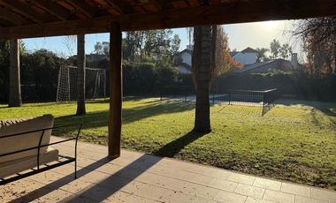 EL PORTILLO- Pilar Casa en VENTA 6 AMBIENTES CON GALERIA, JARDIN Y PILETA 4 cocheras