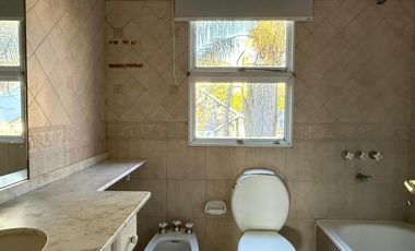 EL PORTILLO- Pilar Casa en VENTA 6 AMBIENTES CON GALERIA, JARDIN Y PILETA 4 cocheras