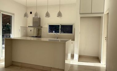 EL PORTILLO- Pilar Casa en VENTA 6 AMBIENTES CON GALERIA, JARDIN Y PILETA 4 cocheras