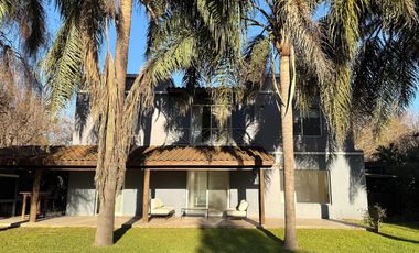 EL PORTILLO- Pilar Casa en VENTA 6 AMBIENTES CON GALERIA, JARDIN Y PILETA 4 cocheras