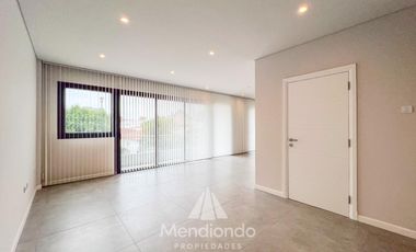 Piso a Estrenar 4 amb. con cochera y terraza con parrilla en Zona Güemes / Los Troncos