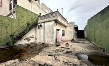 Venta casa de 3 ambientes con cochera y patio en Sarandí