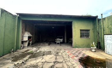 Venta casa de 3 ambientes con cochera y patio en Sarandí