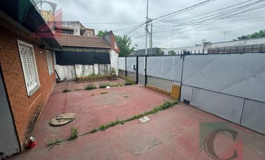 Casa 3 ambientes   depto 2 ambientes y galpon