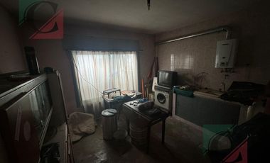 Casa 3 ambientes   depto 2 ambientes y galpon