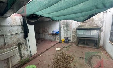 Casa 3 ambientes   depto 2 ambientes y galpon