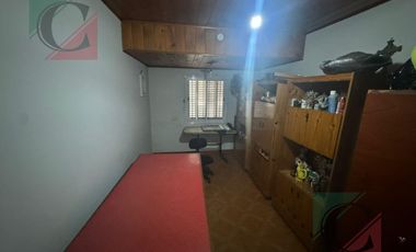 Casa 3 ambientes   depto 2 ambientes y galpon