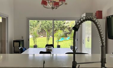 VENTA-Casa-La Montura-5 Ambientes-4 dormitorios-Dependencia-Lote Interno-Pileta