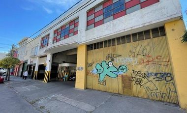 Cochera en Venta importante propiedad varios destinos