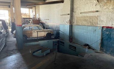 Cochera en Venta importante propiedad varios destinos