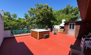 PH en planta alta en venta en Victoria!