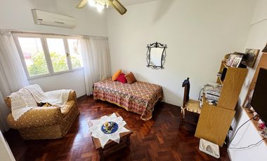 PH en planta alta en venta en Victoria!