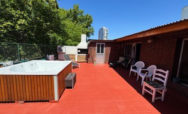 PH en planta alta en venta en Victoria!