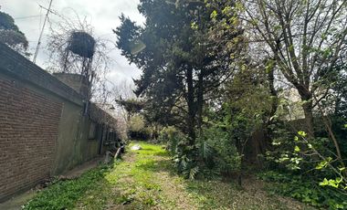 Casa  4 amb. /  Quinta  1200 m2 de terreno -  BERAZATEGUI - VENTA