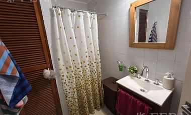 Venta de casa 6 ambientes con cochera en Villa Dominico