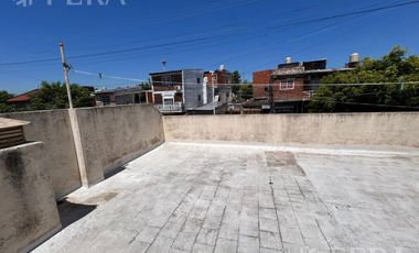Venta de casa 6 ambientes con cochera en Villa Dominico