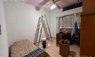 Venta de casa 6 ambientes con cochera en Villa Dominico